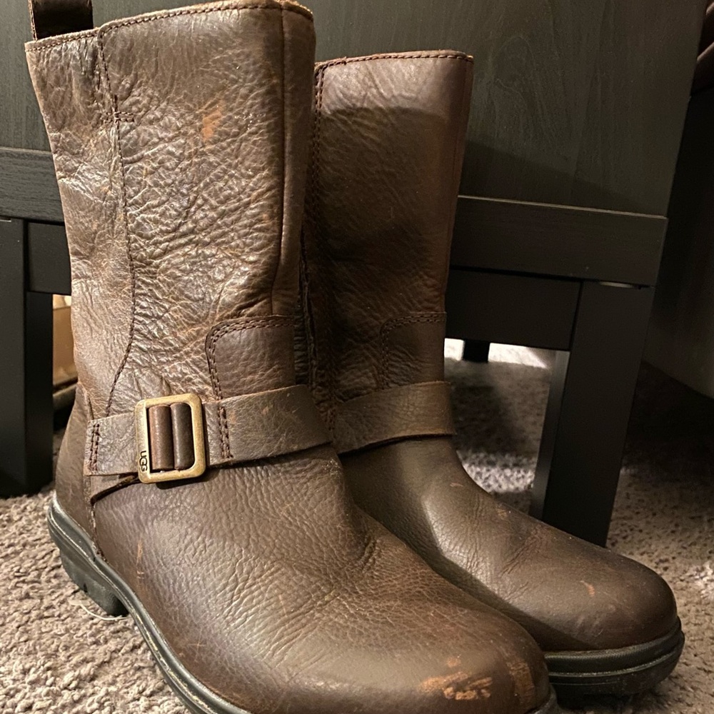 UGG Women's leather  Winter Boots size 8
